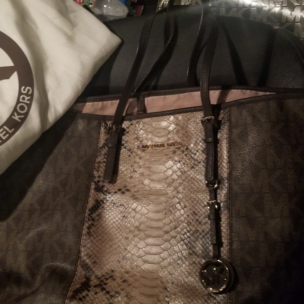 Michael kors purse